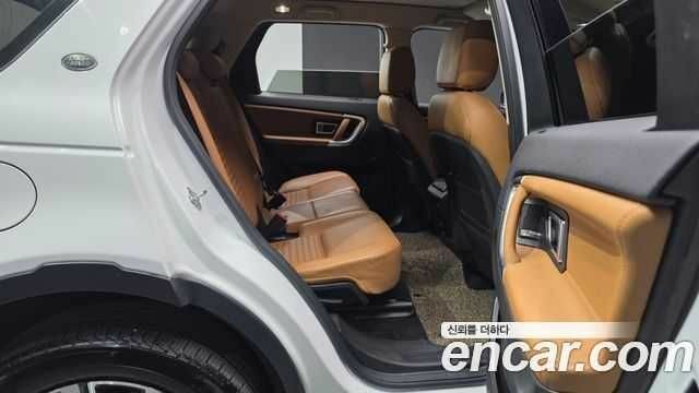 Білий Ленд Ровер Діскавері, об'ємом двигуна 0 л та пробігом 76 тис. км за 12636 $, фото 11 на Automoto.ua