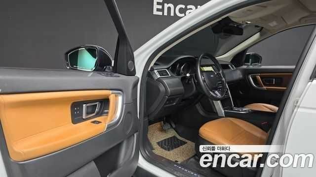 Білий Ленд Ровер Діскавері, об'ємом двигуна 0 л та пробігом 76 тис. км за 12636 $, фото 9 на Automoto.ua