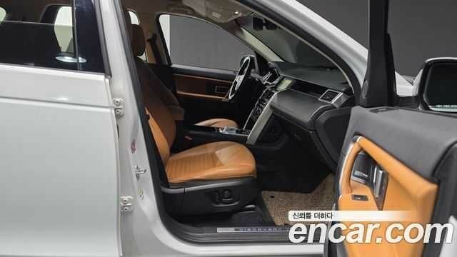 Білий Ленд Ровер Діскавері, об'ємом двигуна 0 л та пробігом 76 тис. км за 12636 $, фото 10 на Automoto.ua