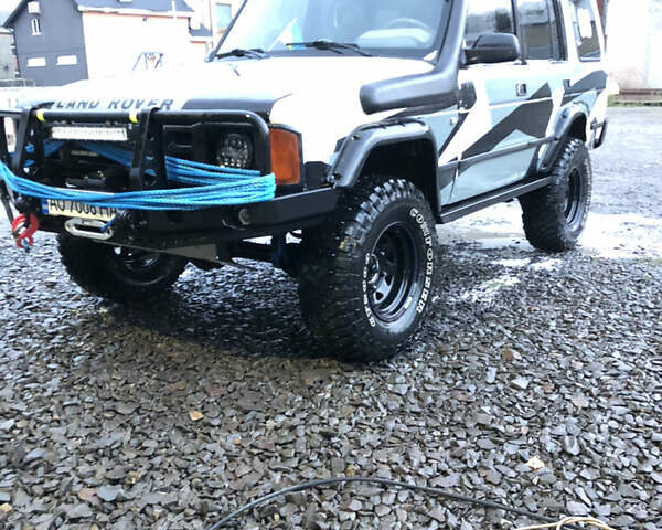 Белый Ленд Ровер Дискавери, объемом двигателя 2.5 л и пробегом 300 тыс. км за 10300 $, фото 9 на Automoto.ua