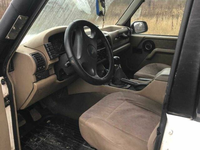 Белый Ленд Ровер Дискавери, объемом двигателя 2.5 л и пробегом 334 тыс. км за 6900 $, фото 9 на Automoto.ua