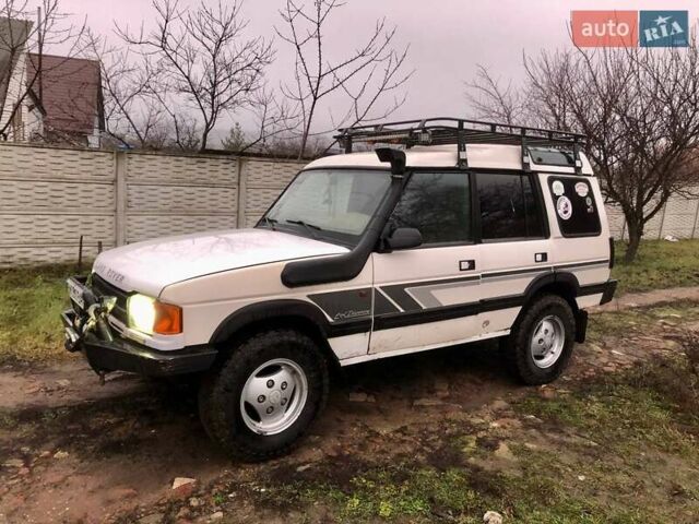 Белый Ленд Ровер Дискавери, объемом двигателя 2.5 л и пробегом 333 тыс. км за 6900 $, фото 1 на Automoto.ua