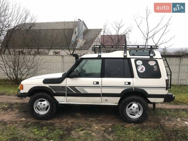 Белый Ленд Ровер Дискавери, объемом двигателя 2.5 л и пробегом 333 тыс. км за 6900 $, фото 2 на Automoto.ua