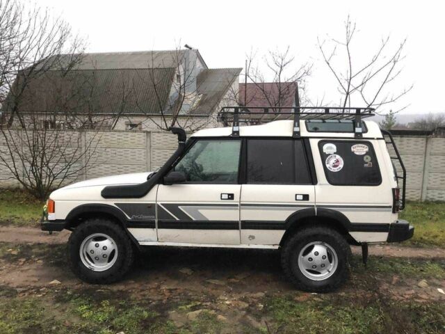 Белый Ленд Ровер Дискавери, объемом двигателя 2.5 л и пробегом 334 тыс. км за 6900 $, фото 3 на Automoto.ua