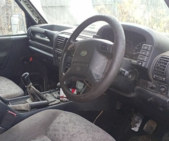 Белый Ленд Ровер Дискавери, объемом двигателя 2.5 л и пробегом 100 тыс. км за 1191 $, фото 3 на Automoto.ua