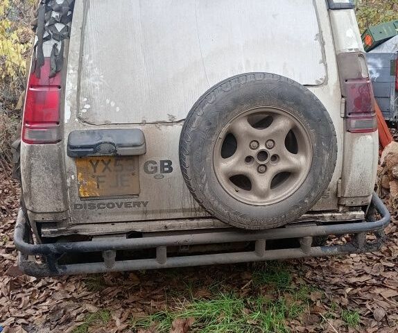 Белый Ленд Ровер Дискавери, объемом двигателя 2.5 л и пробегом 100 тыс. км за 1191 $, фото 5 на Automoto.ua