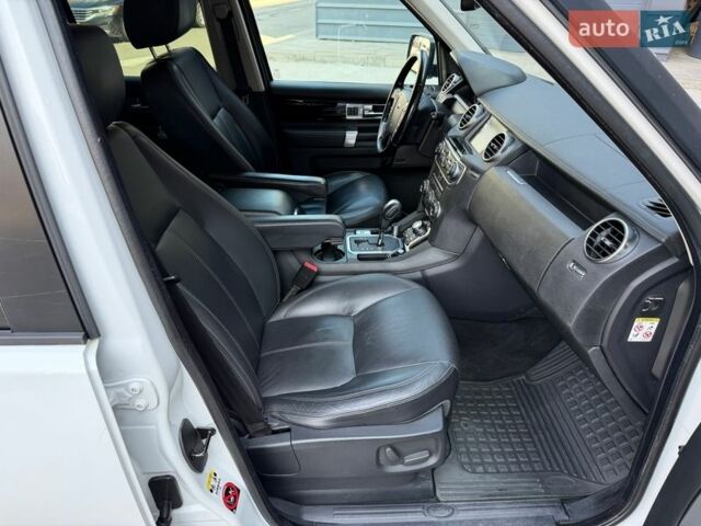 Белый Ленд Ровер Дискавери, объемом двигателя 3 л и пробегом 320 тыс. км за 13450 $, фото 28 на Automoto.ua