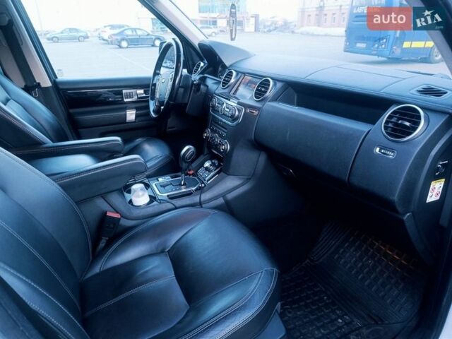 Белый Ленд Ровер Дискавери, объемом двигателя 3 л и пробегом 248 тыс. км за 13800 $, фото 24 на Automoto.ua