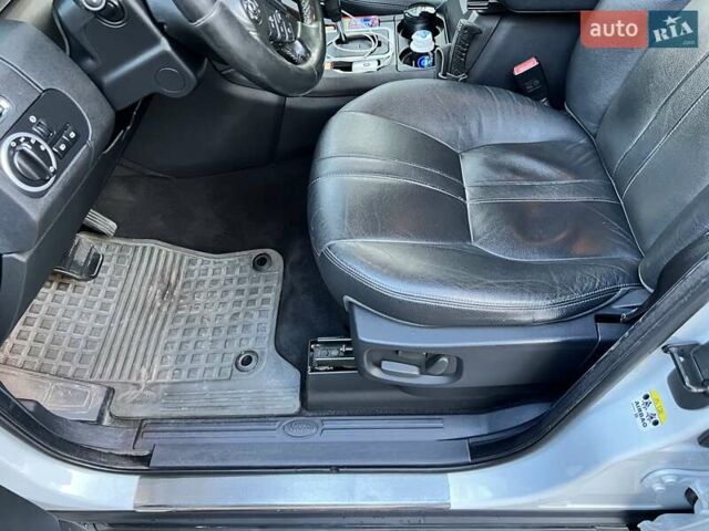 Белый Ленд Ровер Дискавери, объемом двигателя 2.99 л и пробегом 230 тыс. км за 14500 $, фото 14 на Automoto.ua