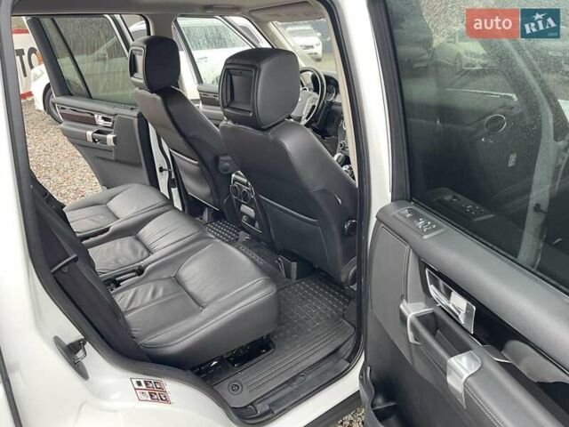 Білий Ленд Ровер Діскавері, об'ємом двигуна 2.99 л та пробігом 270 тис. км за 16200 $, фото 5 на Automoto.ua