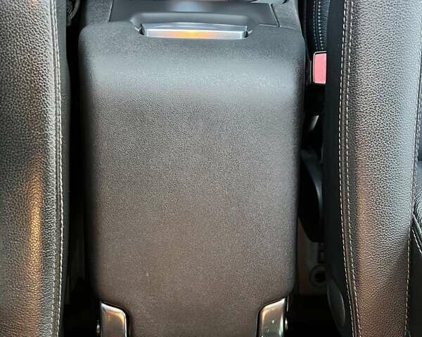 Белый Ленд Ровер Дискавери, объемом двигателя 2.99 л и пробегом 230 тыс. км за 14500 $, фото 18 на Automoto.ua