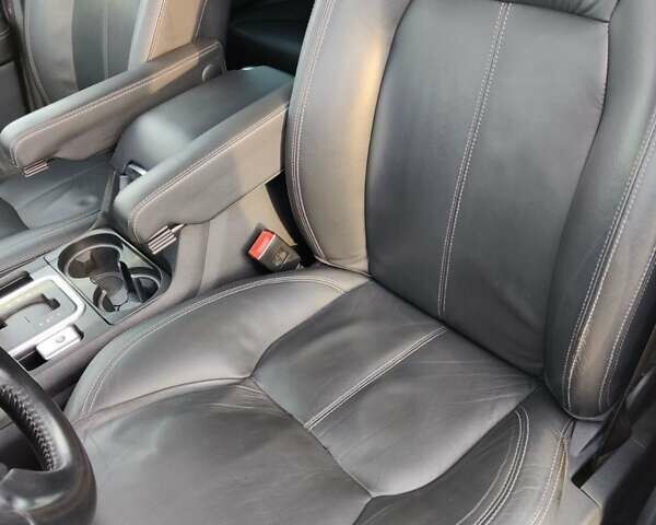 Білий Ленд Ровер Діскавері, об'ємом двигуна 3 л та пробігом 316 тис. км за 14800 $, фото 18 на Automoto.ua