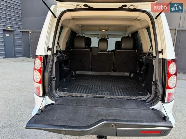 Белый Ленд Ровер Дискавери, объемом двигателя 3 л и пробегом 320 тыс. км за 13450 $, фото 68 на Automoto.ua