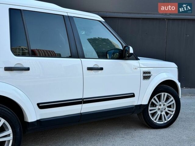 Белый Ленд Ровер Дискавери, объемом двигателя 3 л и пробегом 320 тыс. км за 13450 $, фото 24 на Automoto.ua