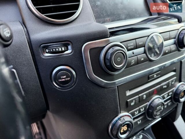 Белый Ленд Ровер Дискавери, объемом двигателя 3 л и пробегом 320 тыс. км за 13450 $, фото 49 на Automoto.ua