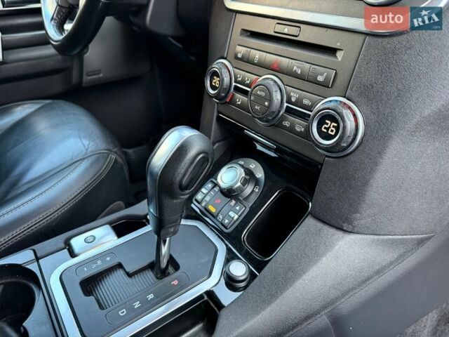 Белый Ленд Ровер Дискавери, объемом двигателя 3 л и пробегом 320 тыс. км за 13450 $, фото 31 на Automoto.ua