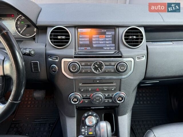 Белый Ленд Ровер Дискавери, объемом двигателя 3 л и пробегом 320 тыс. км за 13450 $, фото 62 на Automoto.ua