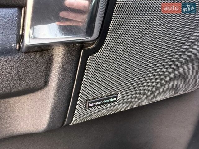 Белый Ленд Ровер Дискавери, объемом двигателя 3 л и пробегом 250 тыс. км за 16000 $, фото 2 на Automoto.ua