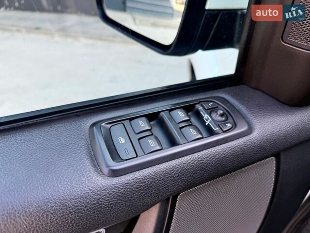 Белый Ленд Ровер Дискавери, объемом двигателя 3 л и пробегом 320 тыс. км за 13450 $, фото 44 на Automoto.ua