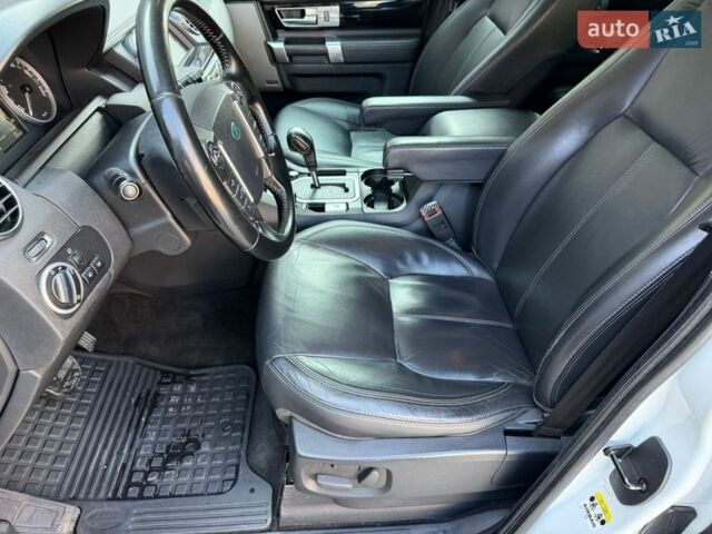 Белый Ленд Ровер Дискавери, объемом двигателя 3 л и пробегом 250 тыс. км за 16000 $, фото 17 на Automoto.ua