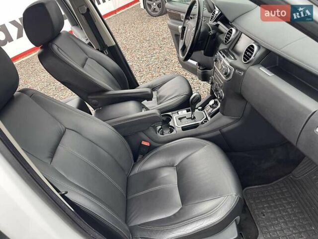 Білий Ленд Ровер Діскавері, об'ємом двигуна 2.99 л та пробігом 270 тис. км за 16200 $, фото 6 на Automoto.ua