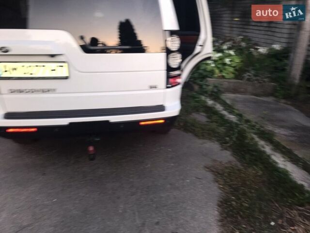 Білий Ленд Ровер Діскавері, об'ємом двигуна 2.99 л та пробігом 168 тис. км за 20800 $, фото 4 на Automoto.ua