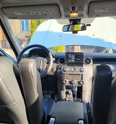 Білий Ленд Ровер Діскавері, об'ємом двигуна 3 л та пробігом 339 тис. км за 18500 $, фото 12 на Automoto.ua