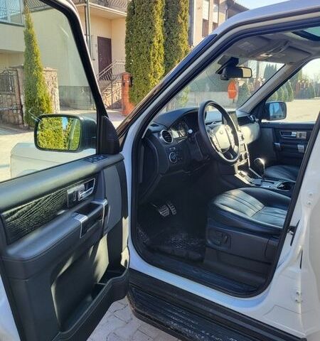 Білий Ленд Ровер Діскавері, об'ємом двигуна 3 л та пробігом 339 тис. км за 18500 $, фото 7 на Automoto.ua