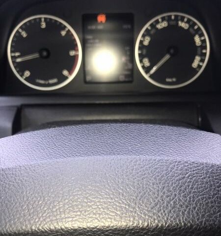 Білий Ленд Ровер Діскавері, об'ємом двигуна 2.99 л та пробігом 168 тис. км за 20800 $, фото 16 на Automoto.ua