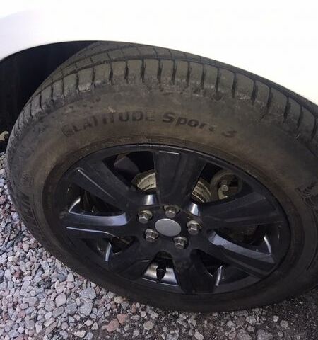 Білий Ленд Ровер Діскавері, об'ємом двигуна 2.99 л та пробігом 168 тис. км за 20800 $, фото 20 на Automoto.ua