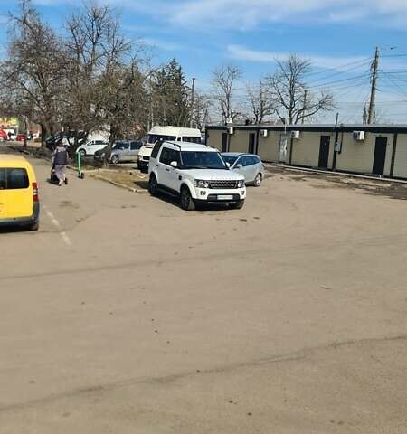 Білий Ленд Ровер Діскавері, об'ємом двигуна 3 л та пробігом 253 тис. км за 18800 $, фото 16 на Automoto.ua