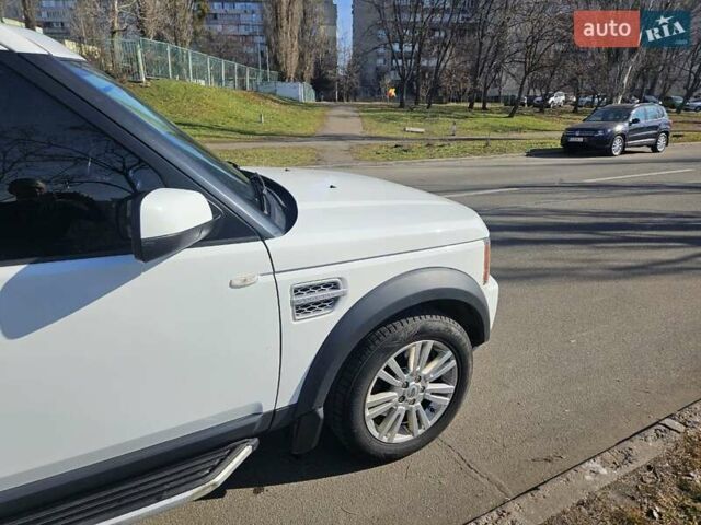 Белый Ленд Ровер Дискавери, объемом двигателя 3 л и пробегом 270 тыс. км за 17000 $, фото 3 на Automoto.ua