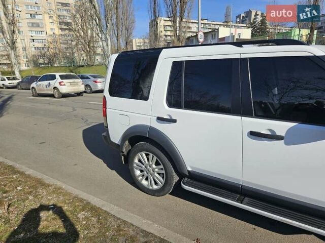 Белый Ленд Ровер Дискавери, объемом двигателя 3 л и пробегом 270 тыс. км за 17000 $, фото 4 на Automoto.ua