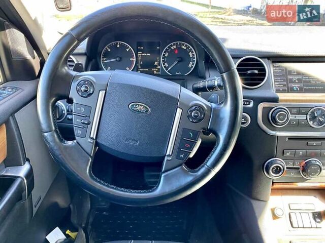 Білий Ленд Ровер Діскавері, об'ємом двигуна 2.99 л та пробігом 198 тис. км за 19900 $, фото 12 на Automoto.ua