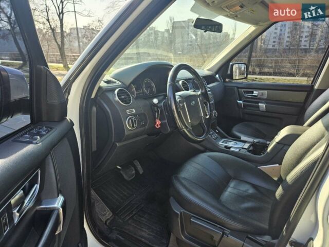 Білий Ленд Ровер Діскавері, об'ємом двигуна 3 л та пробігом 270 тис. км за 17000 $, фото 7 на Automoto.ua