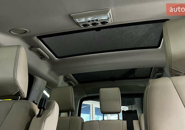 Білий Ленд Ровер Діскавері, об'ємом двигуна 3 л та пробігом 173 тис. км за 22950 $, фото 12 на Automoto.ua