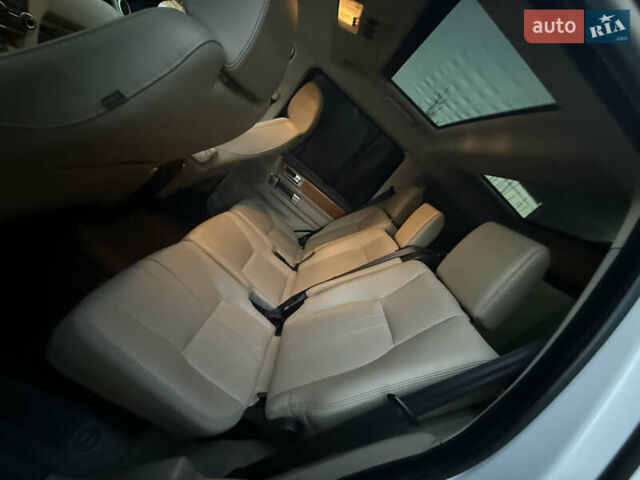 Белый Ленд Ровер Дискавери, объемом двигателя 3 л и пробегом 190 тыс. км за 19000 $, фото 18 на Automoto.ua