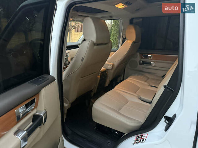 Белый Ленд Ровер Дискавери, объемом двигателя 3 л и пробегом 190 тыс. км за 19000 $, фото 19 на Automoto.ua