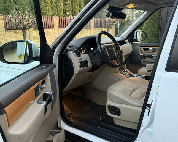 Белый Ленд Ровер Дискавери, объемом двигателя 3 л и пробегом 190 тыс. км за 19000 $, фото 10 на Automoto.ua