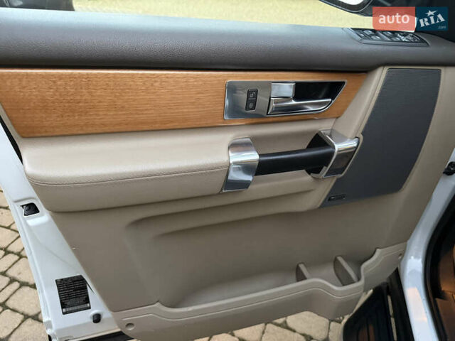 Белый Ленд Ровер Дискавери, объемом двигателя 3 л и пробегом 190 тыс. км за 19000 $, фото 16 на Automoto.ua