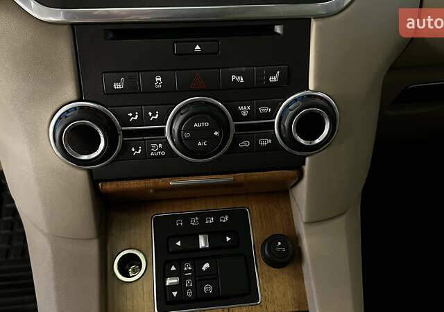 Білий Ленд Ровер Діскавері, об'ємом двигуна 3 л та пробігом 173 тис. км за 22950 $, фото 7 на Automoto.ua