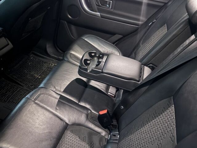 Білий Ленд Ровер Діскавері, об'ємом двигуна 2 л та пробігом 100 тис. км за 16000 $, фото 2 на Automoto.ua