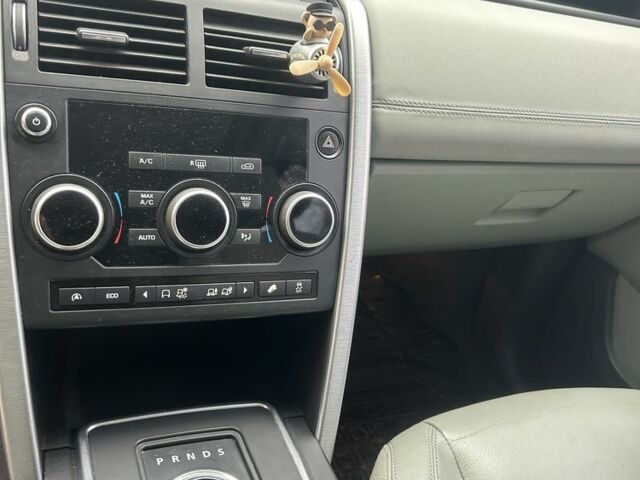 Ленд Ровер Дискавери 2015 в Староконстантинов на Automoto.ua Белый Ленд Ровер Дискавери, объемом двигателя 2 л и пробегом 220 тыс. км за 22000 $, фото 1 на Automoto.ua