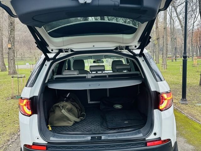 Білий Ленд Ровер Діскавері, об'ємом двигуна 2.2 л та пробігом 186 тис. км за 17200 $, фото 11 на Automoto.ua