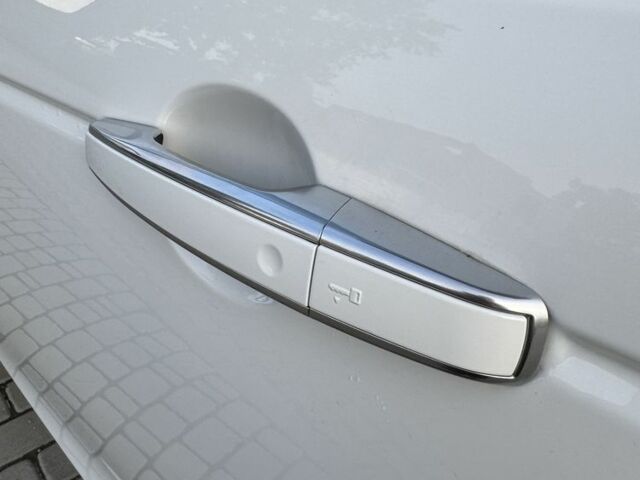 Белый Ленд Ровер Дискавери, объемом двигателя 2 л и пробегом 145 тыс. км за 18800 $, фото 10 на Automoto.ua