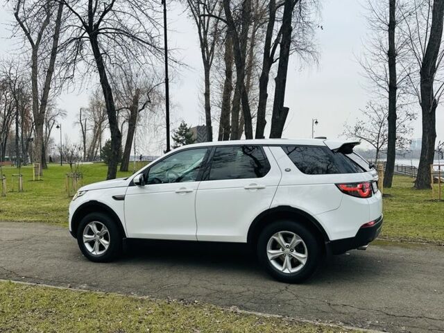 Білий Ленд Ровер Діскавері, об'ємом двигуна 2.2 л та пробігом 186 тис. км за 17200 $, фото 4 на Automoto.ua