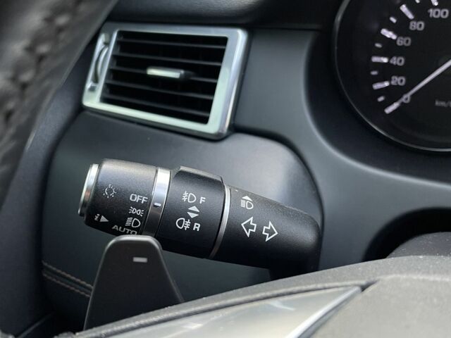 Білий Ленд Ровер Діскавері, об'ємом двигуна 2.2 л та пробігом 196 тис. км за 20999 $, фото 23 на Automoto.ua