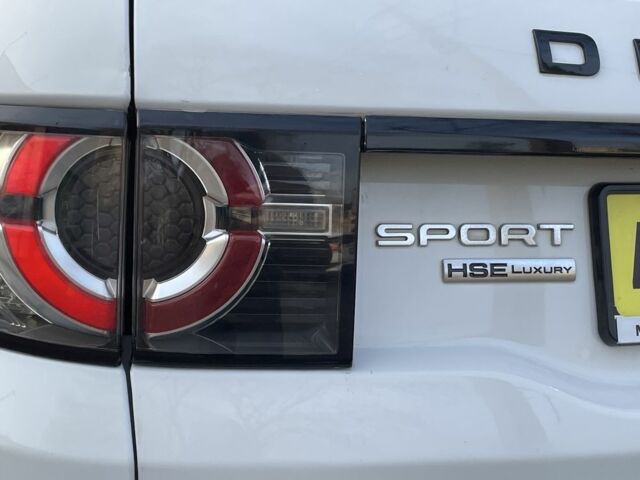 Білий Ленд Ровер Діскавері, об'ємом двигуна 2.2 л та пробігом 196 тис. км за 20999 $, фото 5 на Automoto.ua