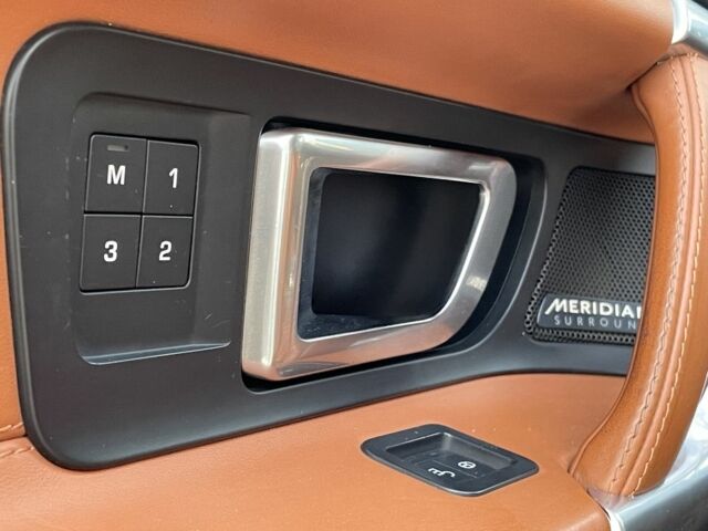 Білий Ленд Ровер Діскавері, об'ємом двигуна 2.2 л та пробігом 196 тис. км за 20999 $, фото 6 на Automoto.ua