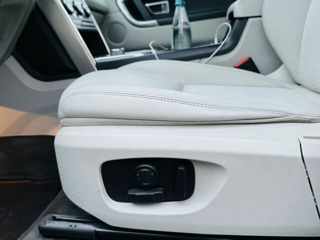 Білий Ленд Ровер Діскавері, об'ємом двигуна 2.2 л та пробігом 186 тис. км за 17200 $, фото 16 на Automoto.ua